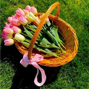 LIVE show flyer! LIKE to be notified! 🎉💯🎊🌷☀️🍾🤩💛